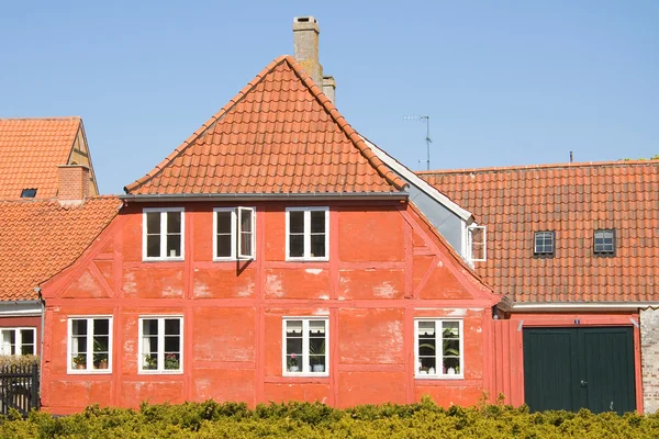 Stary czerwony dom w helsingor, dania — Zdjęcie stockowe
