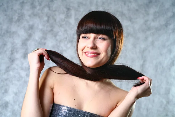 Cara femenina con cabello largo de belleza — Foto de Stock