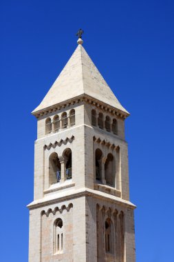 kilise kulesi