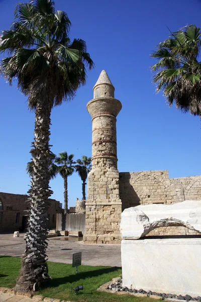 在 ceasarea、 古罗马的首都和港口，以色列的旧灯塔 — 图库照片