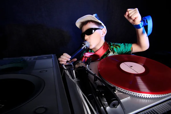 Cool DJ em ação — Fotografia de Stock