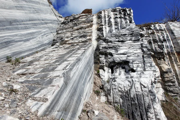 白い灰色の大理石の採石場 — ストック写真