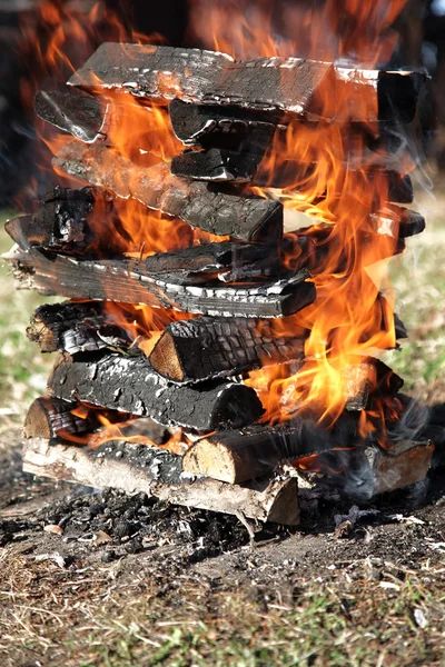 Spalanie drewna ogień — Zdjęcie stockowe