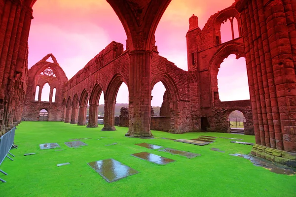 Sweetheart Abbey, ruined Cistercian monastery near to the Nith i — Stock Photo, Image