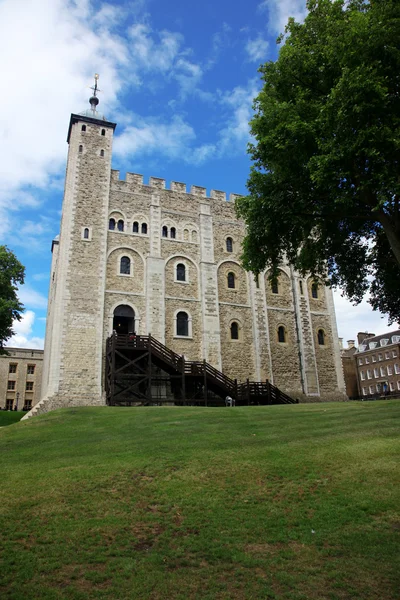 The White Tower of the historic Tower of London, UK — стоковое фото