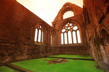 Sweetheart Abbey, ruined Cistercian monastery near to the Nith i clipart