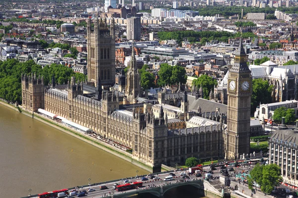 Izba Parlamentu z wieży big Bena w Londynie widok z londo — Zdjęcie stockowe
