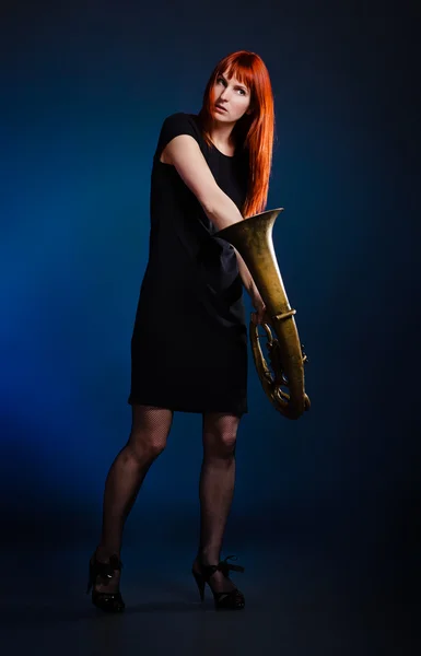 Kadın trompet — Stok fotoğraf