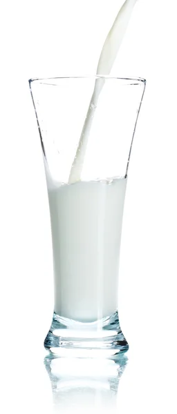 우유를 부 어 — 스톡 사진