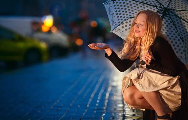 Under regn — Stockfoto
