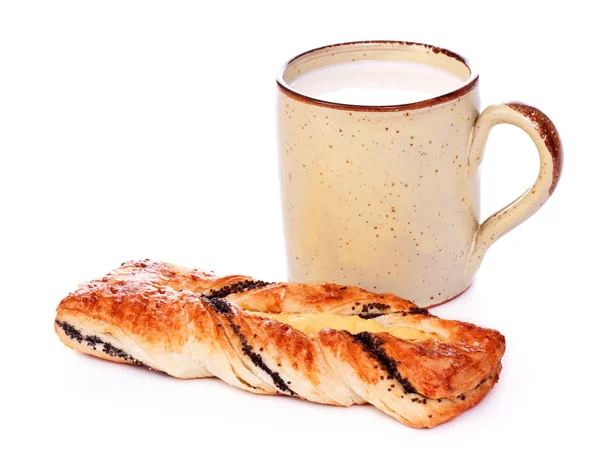 ポピーのパイとミルクのマグカップ — ストック写真