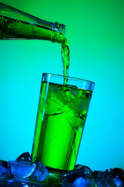 Pouring Soda — Stock Photo, Image