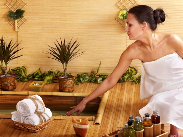Bamboe massage in spa . — Stockfoto