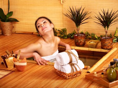 Bambu masaj SpaBambu spa merkezinde masaj yaptırdığım kadın.