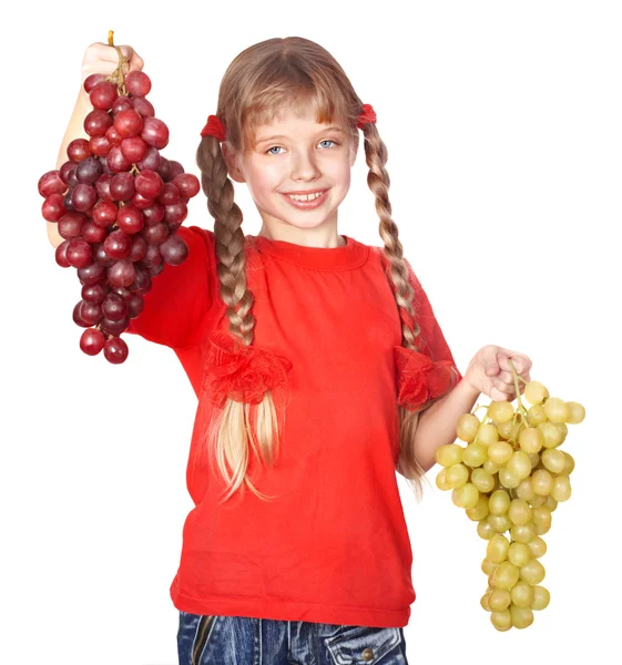 Criança leva cacho de uva . — Fotografia de Stock