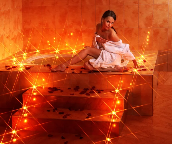 Mujer Relajante en Baño. — Foto de Stock