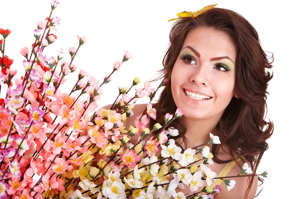 Fiatal nő, tavaszi virág és pillangó. — Stock Fotó