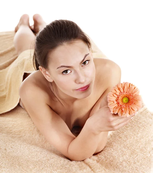 Mujer joven teniendo masaje. — Foto de Stock