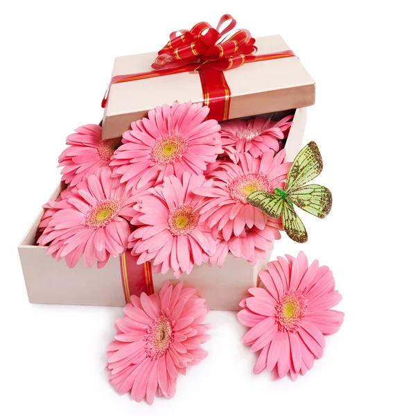 Boîte cadeau avec des fleurs . — Photo