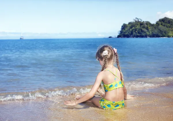 Κορίτσι στην παραλία. — Φωτογραφία Αρχείου