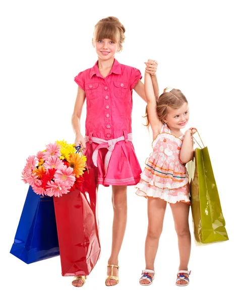 ショッピング バッグを持つ子ども. — ストック写真