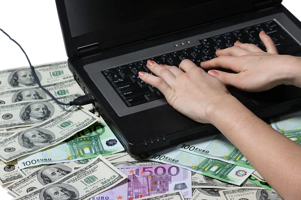 Laptop e dinheiro . — Fotografia de Stock
