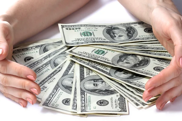 Pénz, asszonyos kezét. — Stock Fotó
