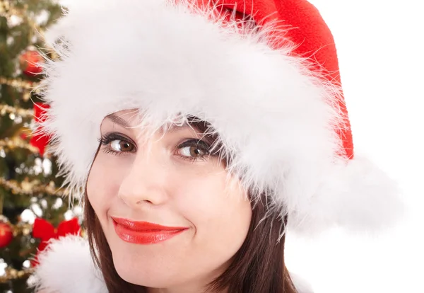 Лицо рождественской девушки в шляпе Санты . — стоковое фото