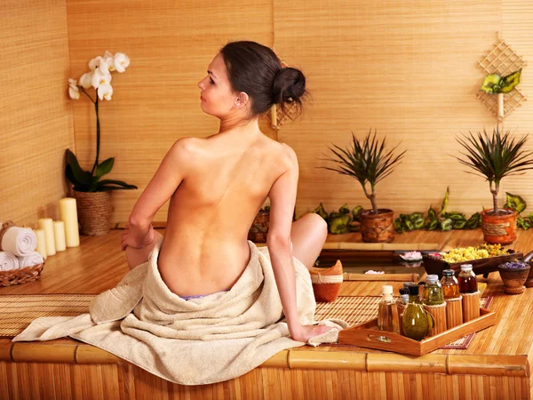 Masaje de bambú en el spa  . —  Fotos de Stock