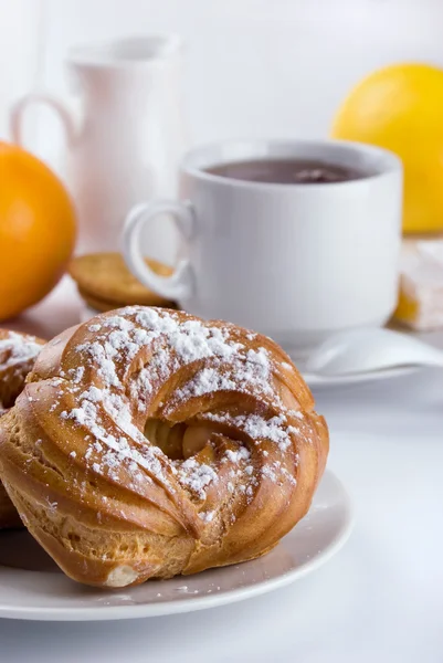 Café da manhã com donuts — Fotografia de Stock