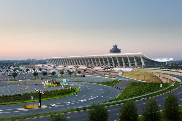 Dulles airport i gryningen nära washington dc — Stockfoto