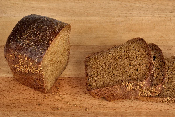 Нарізаний хліб з коріандрою — стокове фото
