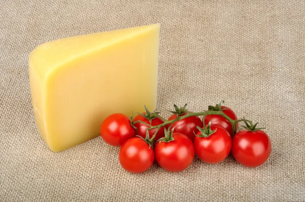 Käse und Tomaten — Stockfoto