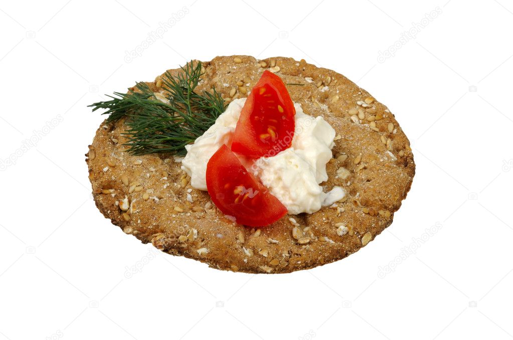 Crispbread with tomato and dill curd cheese
