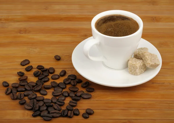 Kahve, şeker kamışı ve kahve çekirdekleri — Stok fotoğraf