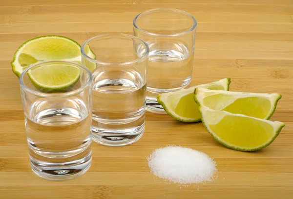 Tequila, limón y sal