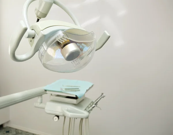 Stomatological instrument in de kliniek tandartsen. Stockfoto