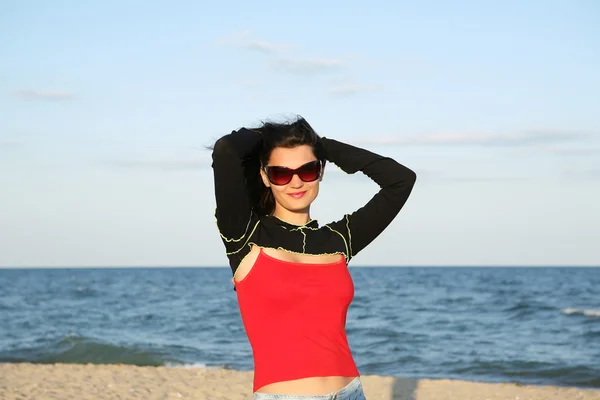 해변에서 여자의 초상화 스톡 사진