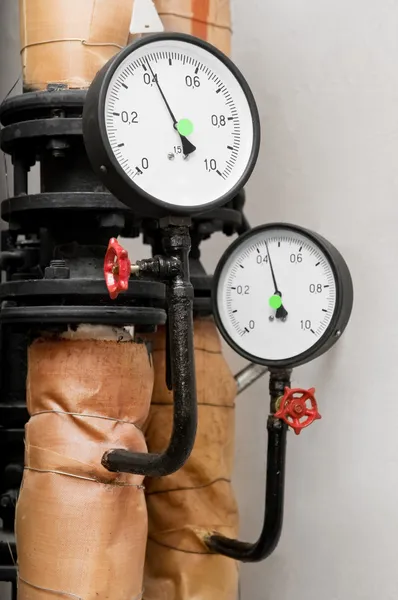 Manómetros en Sistema de calefacción — Foto de Stock