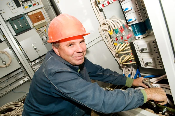 Electrician at work — Stock Photo, Image