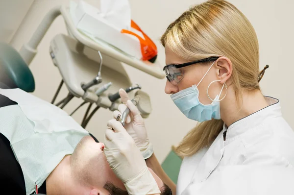 Tratamiento médico dental —  Fotos de Stock