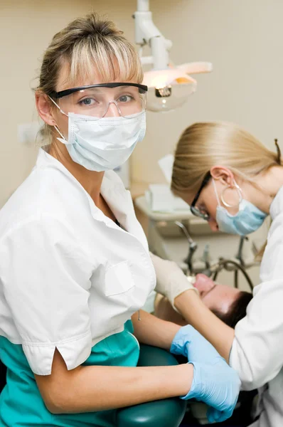 Leczenie stomatologiczne — Zdjęcie stockowe
