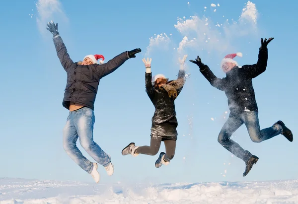 幸せな冬にジャンプ — ストック写真