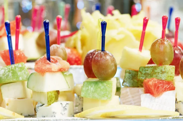 Skewerd Fruit Snack — Stock Photo, Image