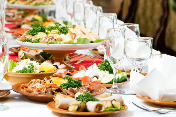 Catering jídelní stůl set dekorace — Stock fotografie
