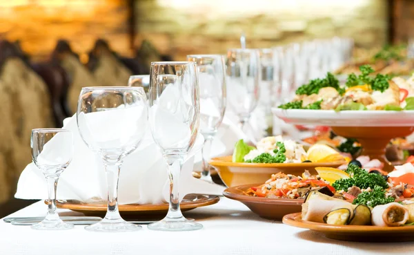 Catering jídelní stůl set dekorace — Stock fotografie