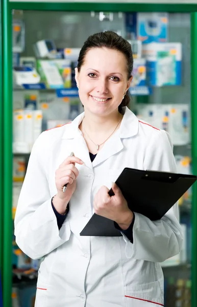 Farmacia farmacia donna in farmacia — Foto Stock
