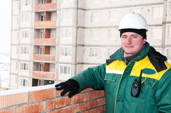 Construtor sorridente capataz trabalhador — Fotografia de Stock