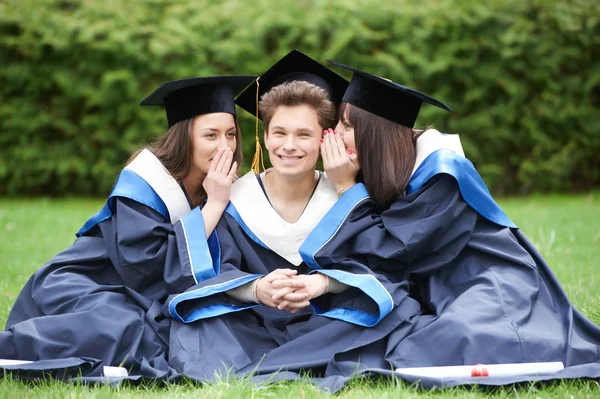 Mutlu yüksek lisans öğrencileri — Stok fotoğraf