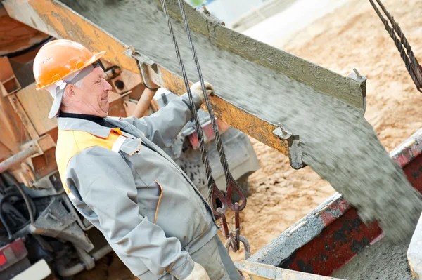 Beton gieten werk — Stockfoto